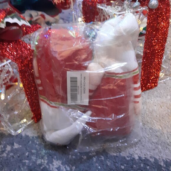 2 Piece Christmas Grinch Gnomes - Picture 8 of 9